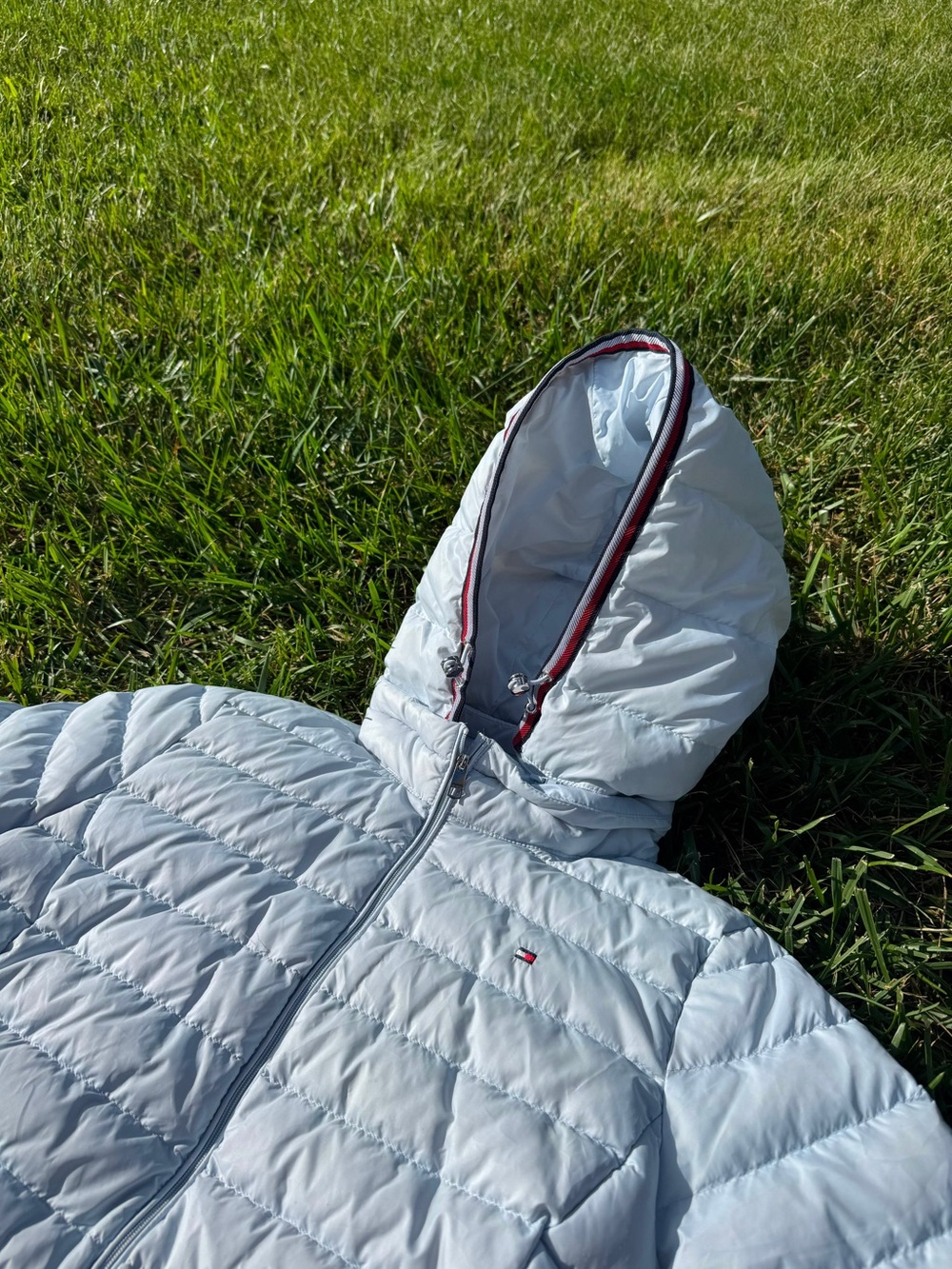 Tommy Hilfiger Women’s Blue Hooded Puffer Jacket - Picture 2 of 5
